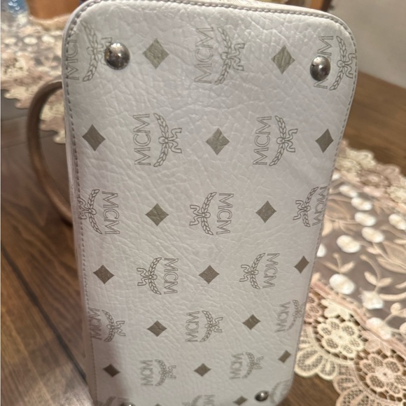 MCM Princess Lion Handbag - Picture 8 of 15